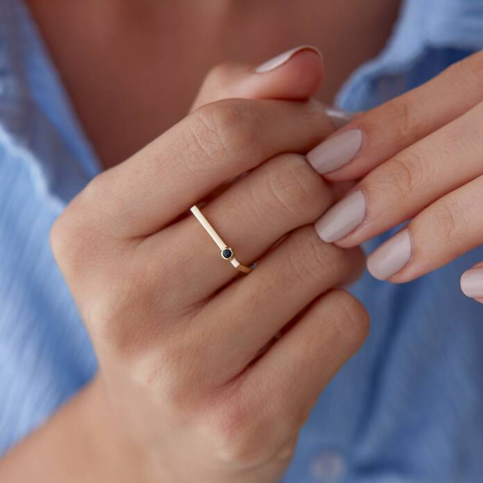 Siyah Taşlı Çizgi Yüzük - 1