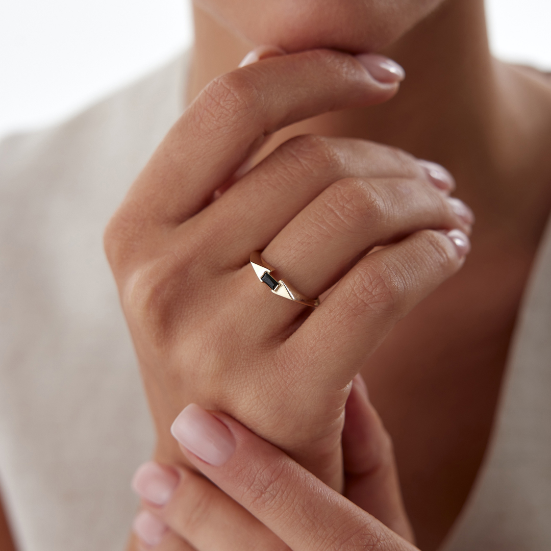 Siyah Taşlı Kelepçe Yüzük - 1