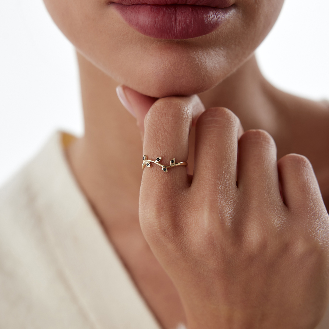 Siyah Taşlı Sarmaşık Yüzük - 1