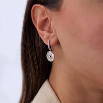 Sonsuz Parıltı Baget Sallantılı Küpe - CNR (1)