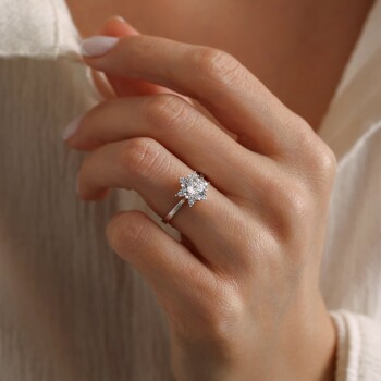 Taç Yapraklı Tektaş Yüzük - Oragold Orhan