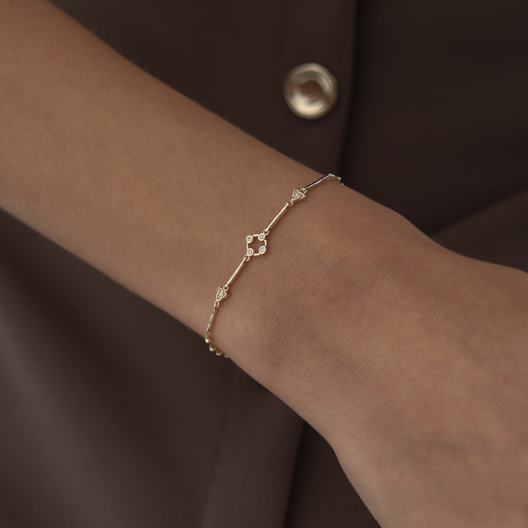 Taşlı Çiçek Örüntü Bileklik - 1