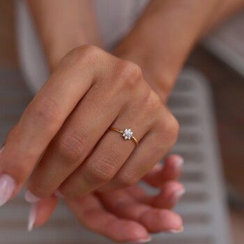 Taşlı Çiçek Yüzük - Mazal