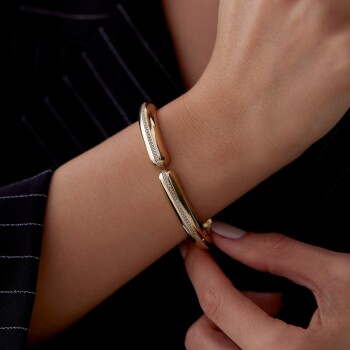 Taşlı Kavuşamayan Kelepçe - Mamuş