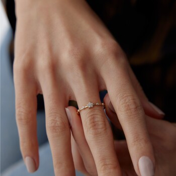 Taşlı Yıldız Yüzük - Gökhan Bera