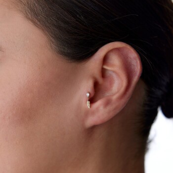 Tektaş Ucunda Tüy Tragus Piercing - Alen (1)