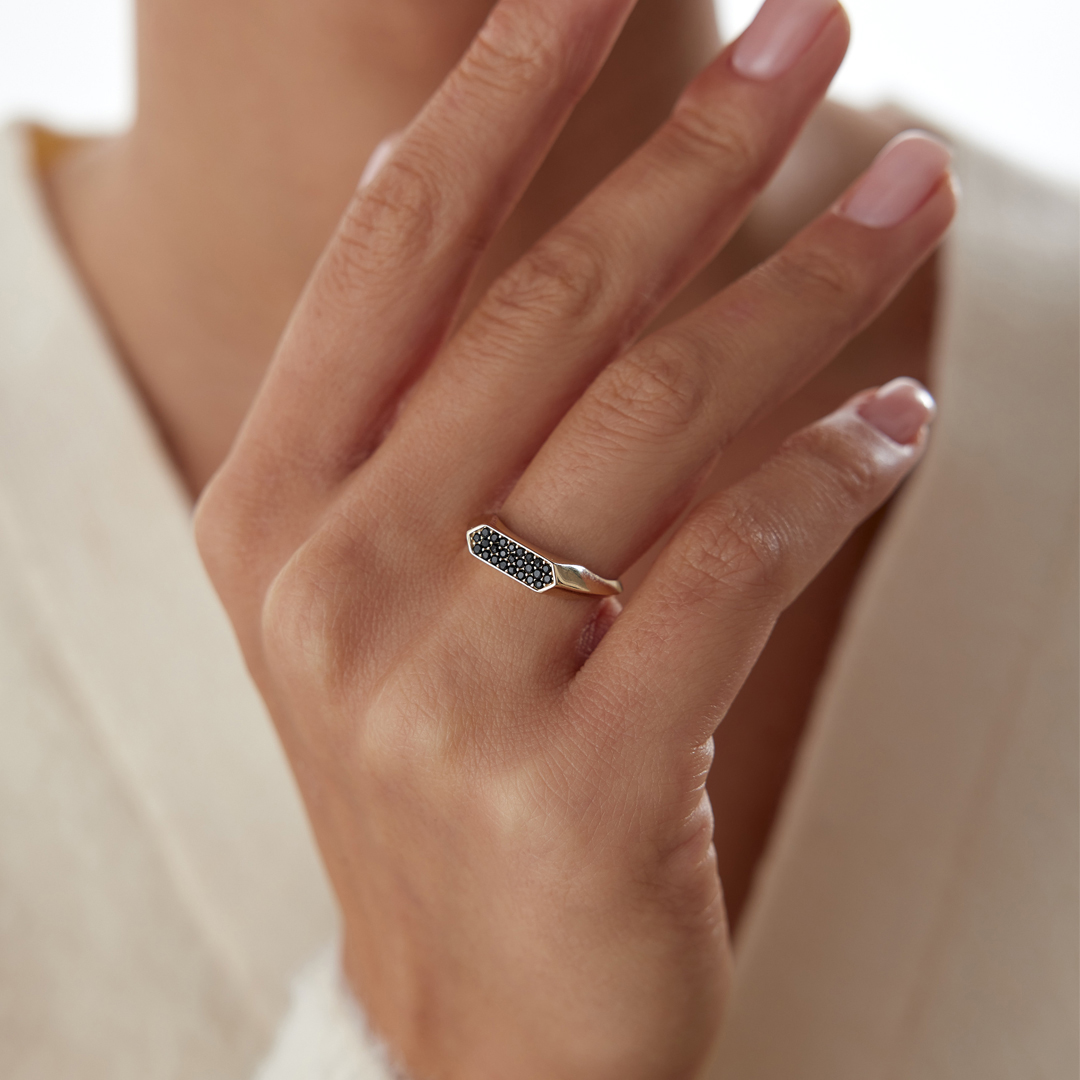 Üç Sıra Siyah Taşlı Köşeli Yüzük - 3