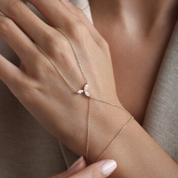 Üç Yaprak Şahmeran - Rayna