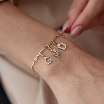 Üçlü Taşlı Charm Harf Bileklik - RİTİM (1)