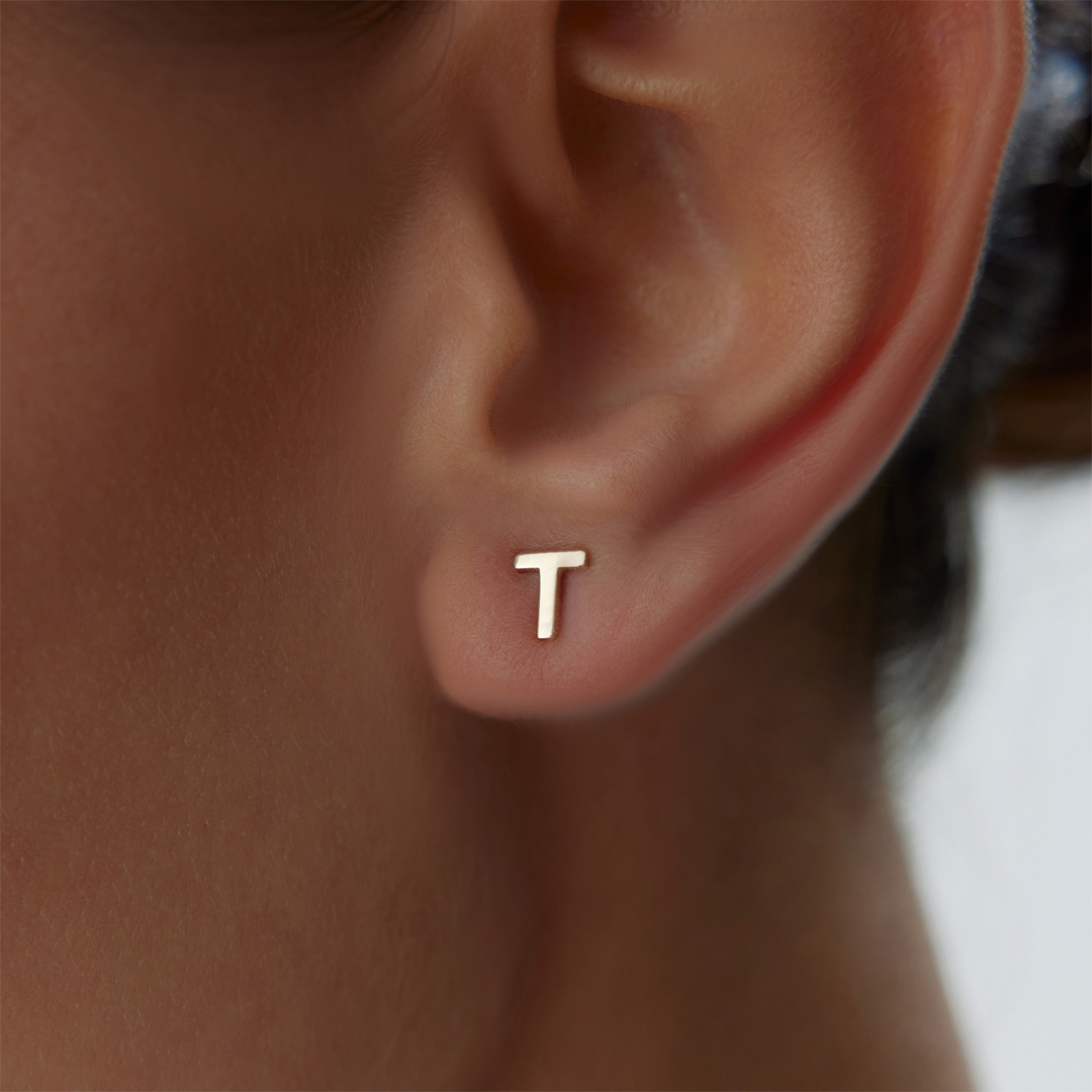 Vidalı Harf Küpe - 4