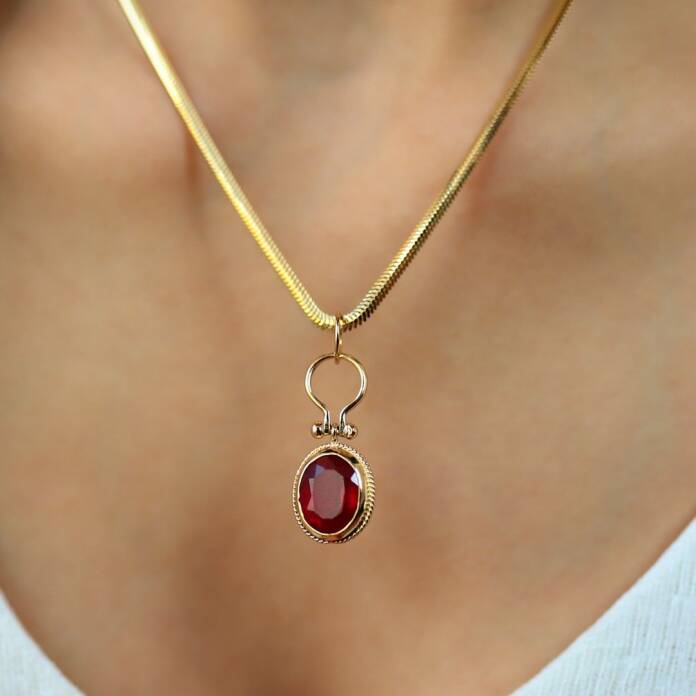 Yakut Renkli Balık Sırtı Kolye - 1