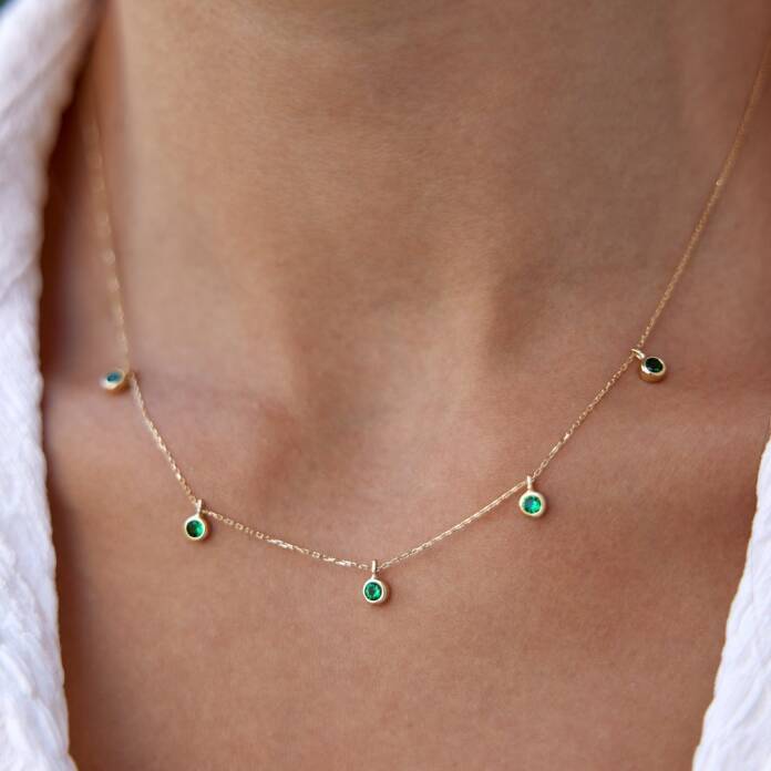 Yeşil Taşlı Sallantılı Kolye - 1