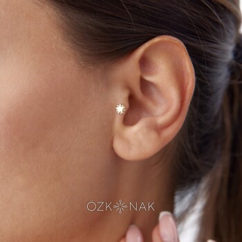 Yıldız Çevreli Tragus Piercing - 4