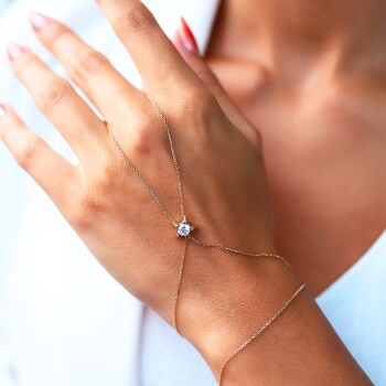 Yıldız Tektaş Şahmeran - Rayna