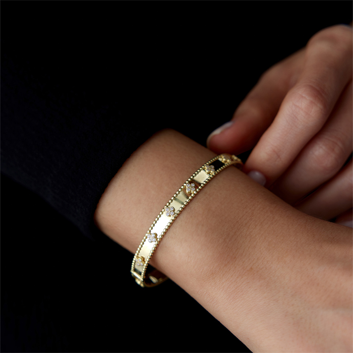 Yonca Kelepçe - Milan (1)